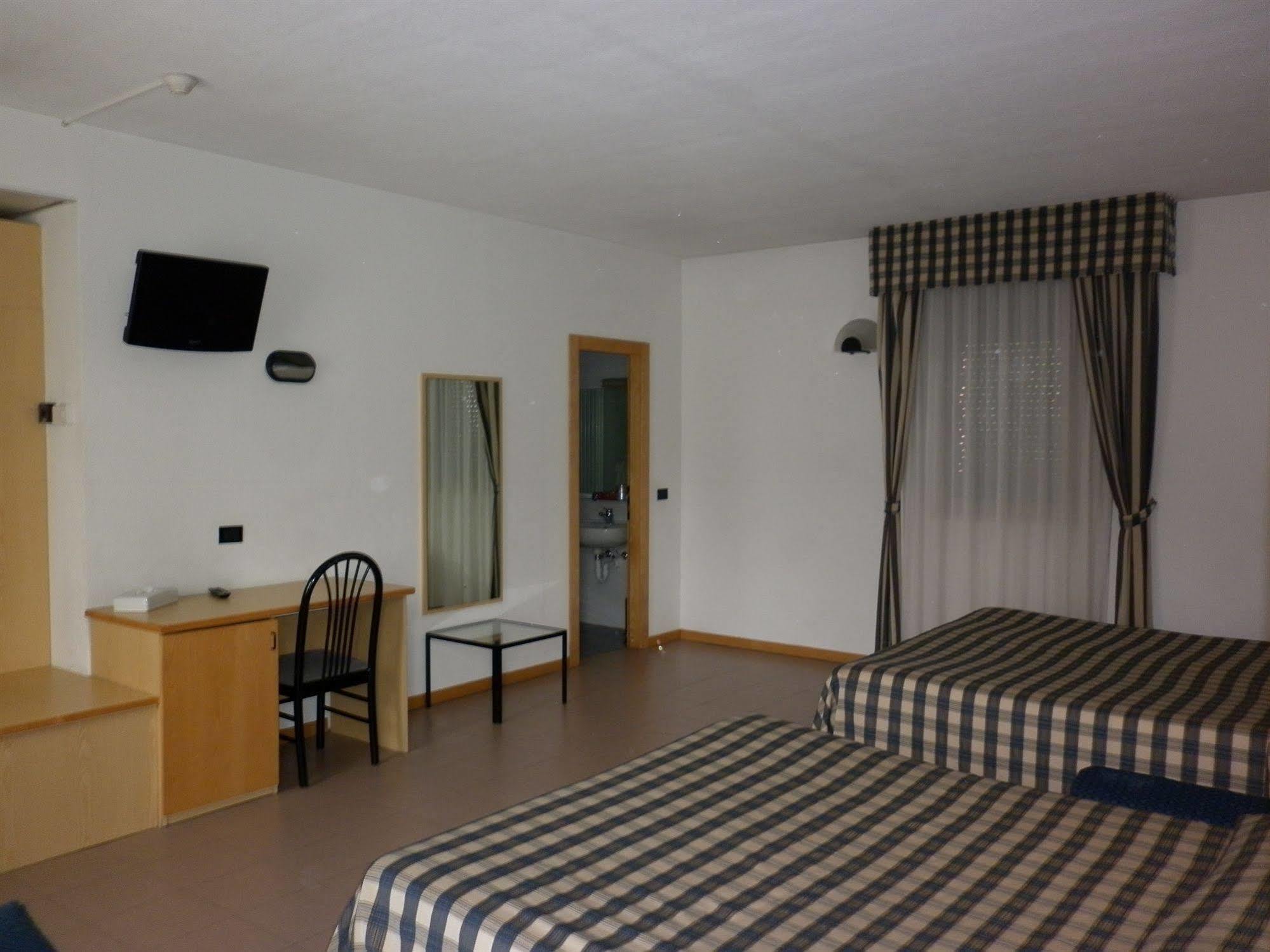 Hotel Aurora Chiavenna Exterior photo